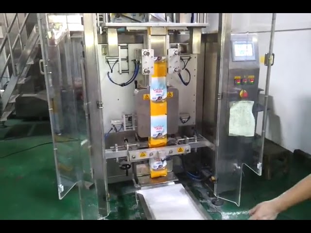 Täysautomaattinen Form Fill Seal Powder Packaging Machine 1 kg: n jauhoja tai kahvipakkausta varten
